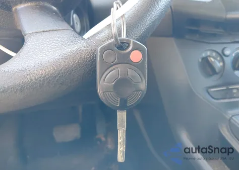 2014 Ford Focus S z USA, uszkodzony, nr VIN 1FADP3E29EL375969